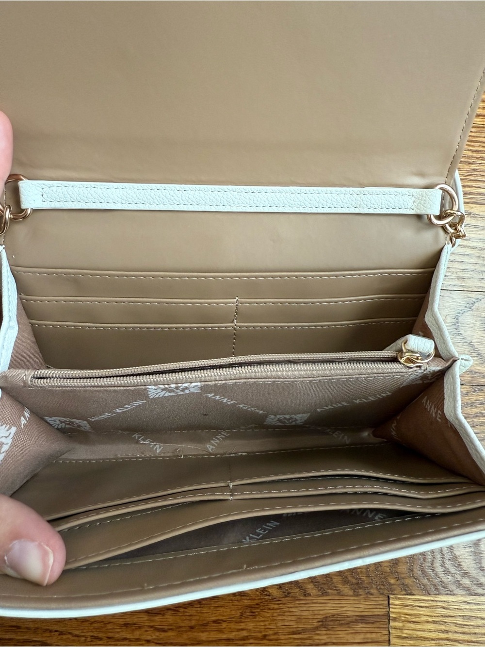 Anne Klein White Pebble Faux Leather Crystal Gold Crossbody Clutch Bag Like New - Picture 5 of 8